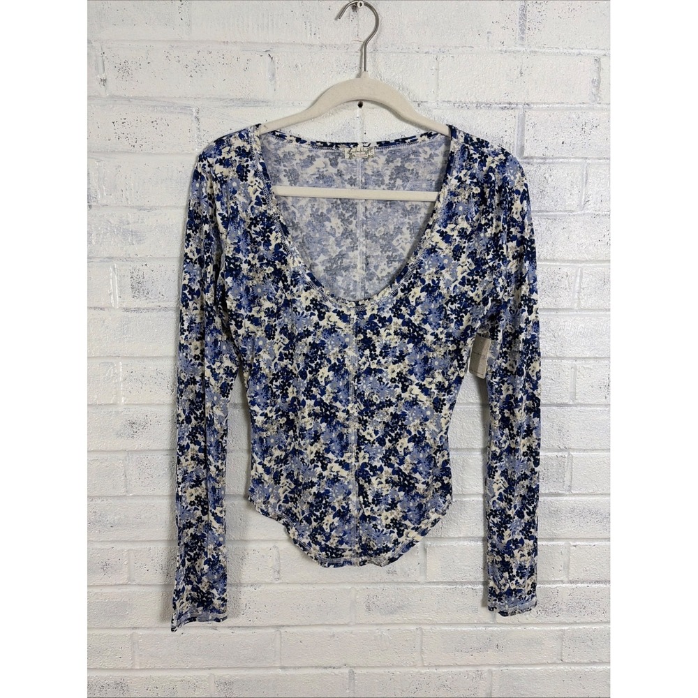 Intimately Free People Top Womens S Blue White Floral Long Sleeve Scoop Neck